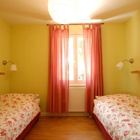 Vakantiehuis Cozy Holiday In Alt With Private Terrace Farpen